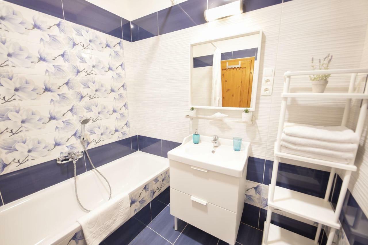 Topart Apartman I 鲍洛通费尼韦什 外观 照片